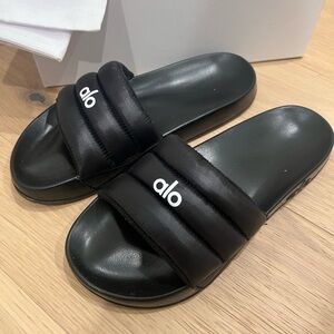Cloud It Slide - Black Size 7 new in box